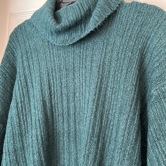 Cabi 3885 Tryst Sweater Size M - Picture 2 of 5